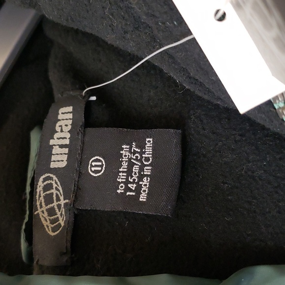 Boy's puffer winter jacket - Picture 3 of 3